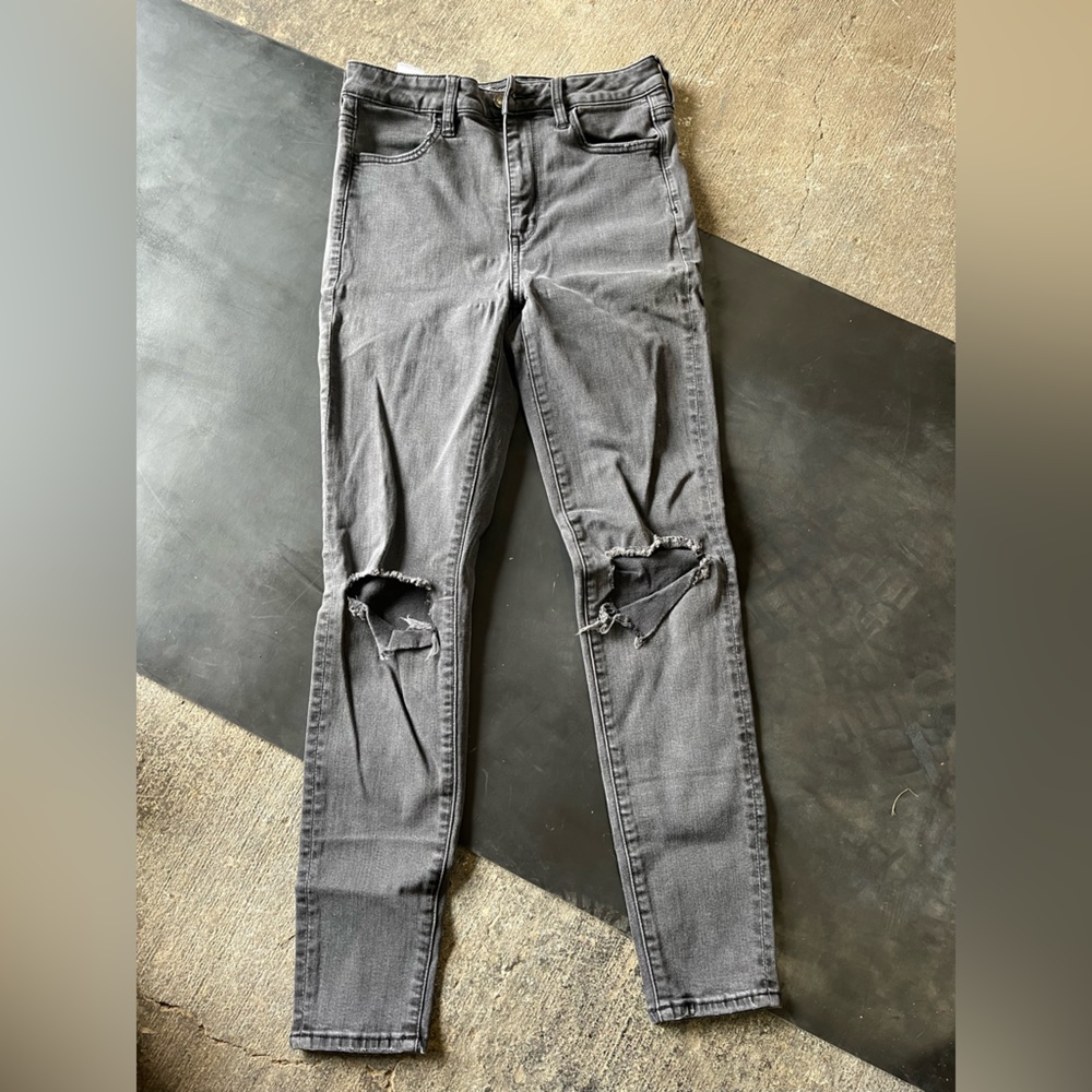 Black distressed jeans